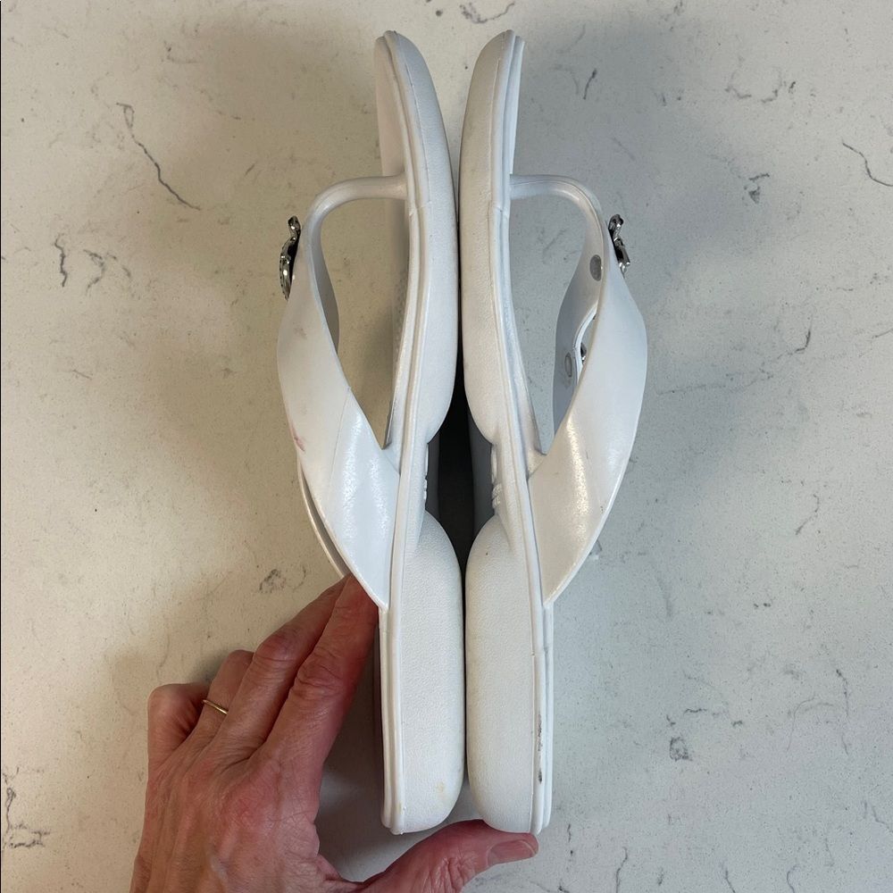 OKA B. White Theresa Sea Turtle Flip Flops Size M/L 8.5-9.5 - Picture 7 of 17